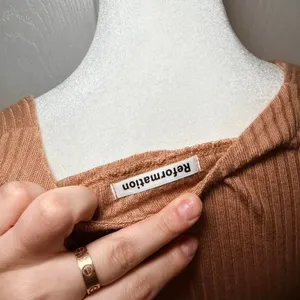 Reformation Gellar‎ Knit Top Color Buff Size XXS NWOT thumbnail 4
