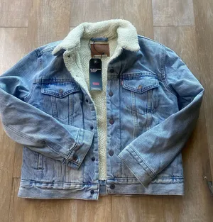 Levi’s Waterless Ex Boyfriend Trucker Denim Jacket Sherpa S NEW thumbnail 1