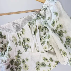 Abercrombie & Fitch floral puff sleeve crop top thumbnail 7