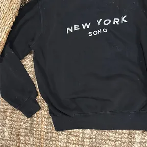 Brandy Melville New York SoHo Crew in Black Size Small thumbnail 5