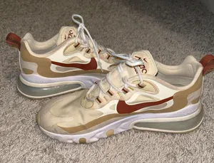 Nike Air Max 270 Shoes thumbnail 1