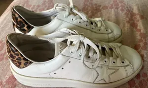 Authentic Golden Goose Superstars thumbnail 1