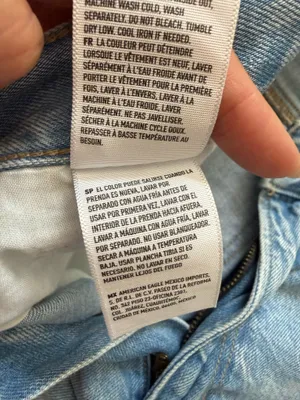 American Eagle Mom Jeans Ripped thumbnail 5