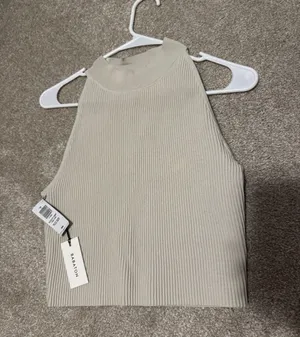 Aritzia Babaton Crop Top thumbnail 1