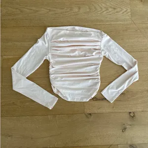 Darong - Boat Neck Ruched Long Sleeve Top in Light Pink/Peach thumbnail 3