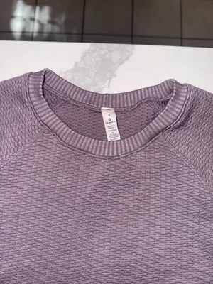 Lululemon Long Sleeve thumbnail 2