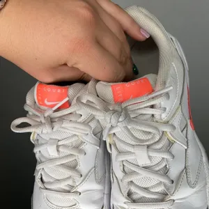 Nike |‎ Women's Court 2 Lite White Sneaker 8.5 thumbnail 6