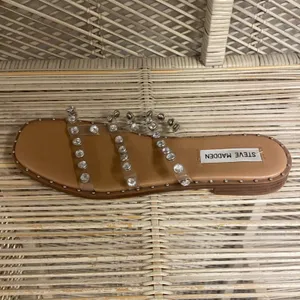 Steve Madden Women Shoes Sandals Clear Silver Rivets Size 7 thumbnail 3
