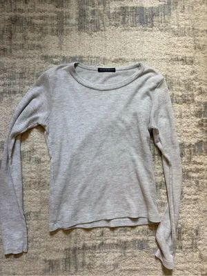 Brandy Melville Light Gray Ribbed Long-Sleeve Top thumbnail 2