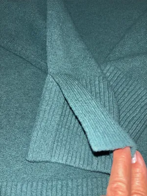 Cyrus Green Sweater V Neck Soft And Oversized Xl Warm And Fuzzy Slits On Cuffs thumbnail 7