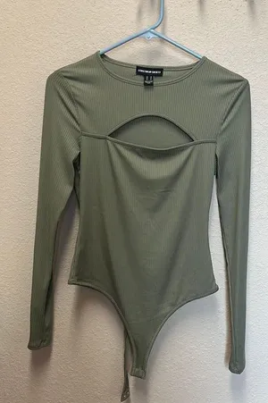 Army Green Peekaboo Bodysuit Size M thumbnail 1