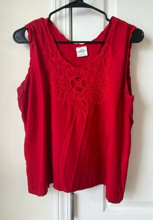 Vintage red tank Size XL thumbnail 1