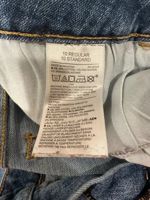 Old Navy - Rockstar Mid Rise Distressed Jeans - Great condition! thumbnail 4