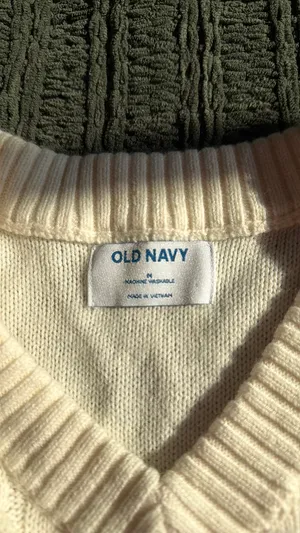 Old Navy Sweater Vest V-Neck thumbnail 3