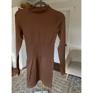 Oqq Ribbed Body-con Mini Dress Mock Neck Brown Long Sleeve Clean Girl Athleisure thumbnail 2