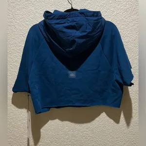 ALO Yoga NWT In The Air Short Sleeve Cropped Hoodie Eclipse Blue Size M thumbnail 8