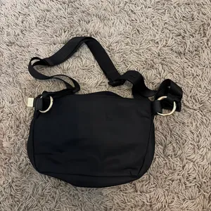 Lululemon cross body bag  thumbnail 3
