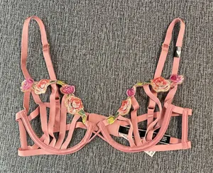 Victoria’s Secret Very Sexy Bra thumbnail 1