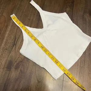 White V thumbnail 6