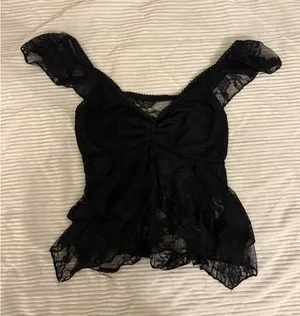 Black lace top thumbnail 1
