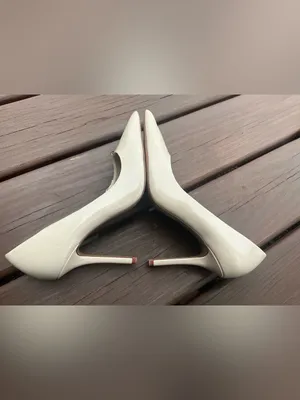 Classic Pointed-Toe Patent Stiletto Pumps in Cream🌷 thumbnail 6