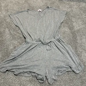 Pink Lily Gray‎ Ruffle Short Romper size small thumbnail 1