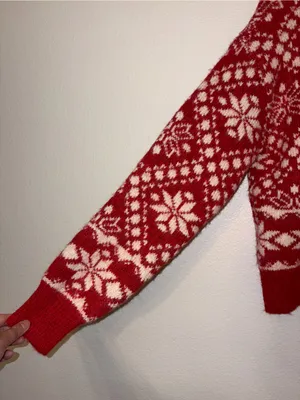 NWT Universal Thread Fair Isle Sweater XS Red White Snowflake Holiday Knit thumbnail 9