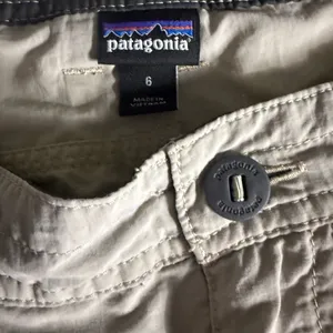 PATAGONIA Away From Home Cargo Outdoor Hiking Camping Shorts Beige Size 6. thumbnail 5