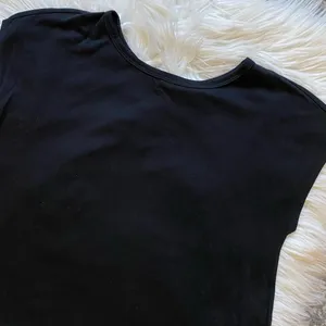 Old Navy Split back active top thumbnail 6