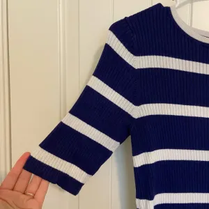 Express women’s blue striped stretchy thin‎ knit sweater — large thumbnail 2