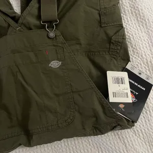 Dickies Womens Women's Cooling Ripstop Bib Shortalls thumbnail 5