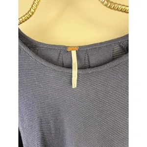 Free People Navy Textured Back Pleated Long Sleeve Blouse - Size - Large thumbnail 6