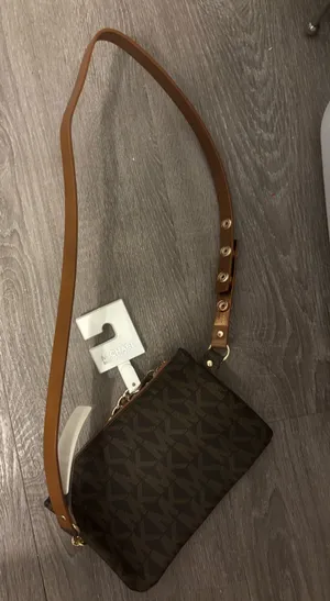 MK Fanny Michael Kors Signature Pack thumbnail 1