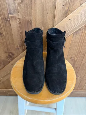 Born Women’s Size 8 Black Suede Buckle Ankle Boots thumbnail 2