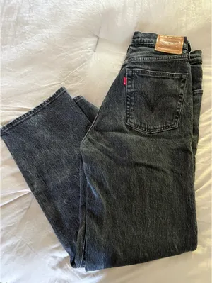 Levi’s Ribcage Straight Ankle Jeans thumbnail 1
