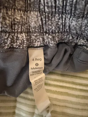 Lululemon Shorts Hotty Hot thumbnail 4