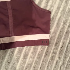 Nike Dri-FIT‎ High-Neck "RUN" Sports Bra - Maroon/Burgundy, Size Medium thumbnail 2