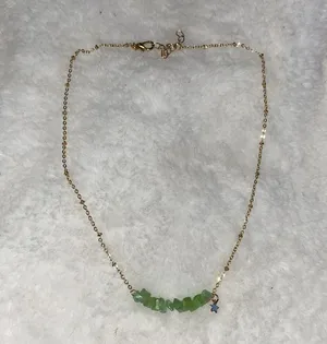 Light green cat eye crystal chip necklace thumbnail 2