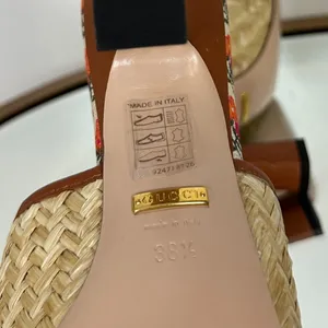 GUCCI Mabel Leather-trimmed Raffia Mules in Beige Size 8.5US / 38.5EU thumbnail 12
