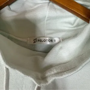Peloton Mint Funnel Neck Sweatshirt Size‎ Small thumbnail 3