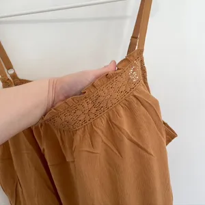 NEW NWT TORRID 3 Plus Size Crinkle Gauze Sleeveless Crochet Tank Tan Brown ish thumbnail 8