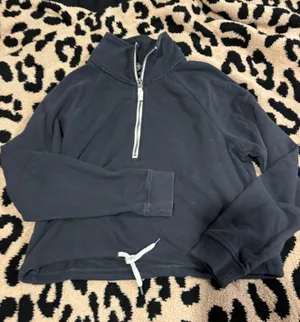 Vuori Half-Zip Pullover thumbnail 1