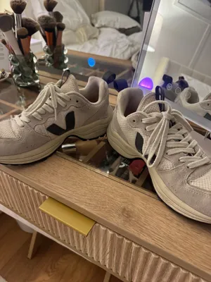 VEJA Sneakers thumbnail 4
