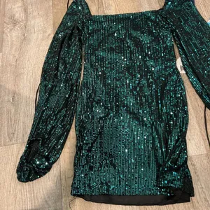 NEW! LUCY IN THE SKY Sequins Dress in Emerald Green M‎ thumbnail 8