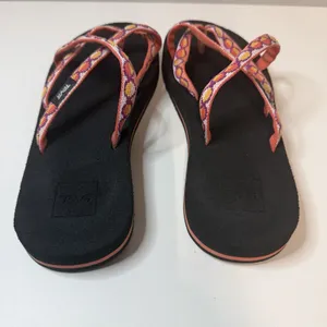 Teva Women's Olowahu Sandal Palms Red US Size 8‎ thumbnail 2