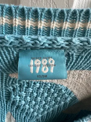 Taylor Swift 1989 Cardigan thumbnail 3