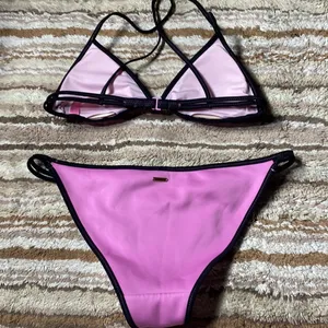Victoria’s Secret’s 2 piece bikini​​ thumbnail 5