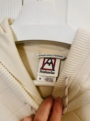 Avalanche Women’s Alpine Diamond Quilted Fleece Hoodie Cream Ivory size Medium thumbnail 6