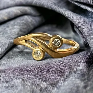 Vintage 1985 Avon soft sweep crystal pinky ring Gold thumbnail 1