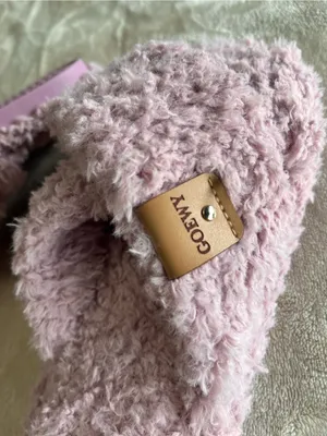 GOEWY Lavender Fuzzy Criss Cross Memory Foam Slippers House Shoes Sz 5-6 NWOT thumbnail 6
